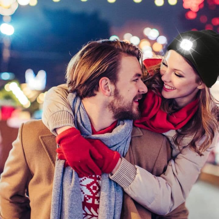 c14_tds0469a_Czapka Led USB Black